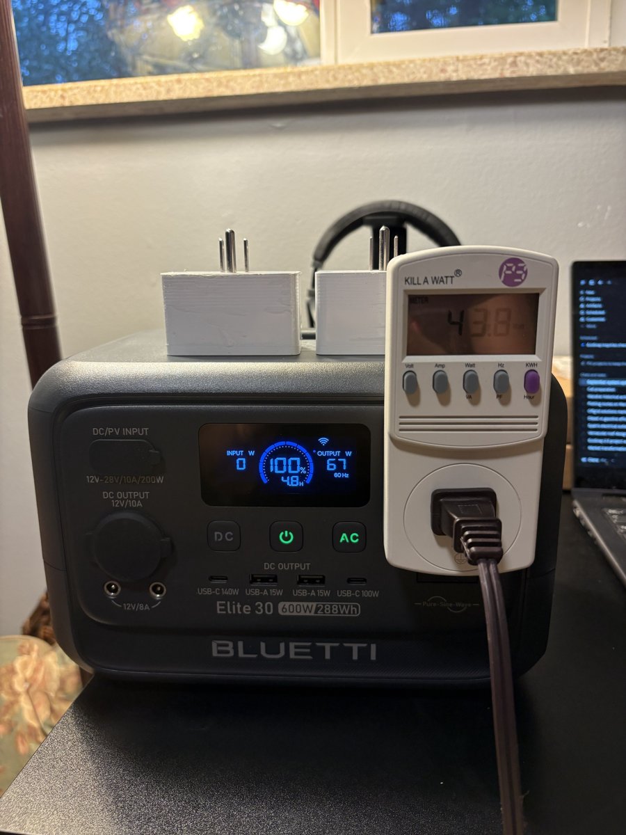 Bluetti at 100 percent with Kill-A-Watt reading 43.8 watts at test start